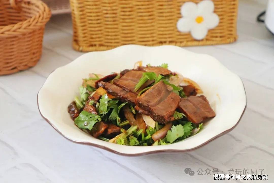原创            三伏天，吃鸡鸭鱼肉不如吃它，贵是有点贵，但营养强健体格