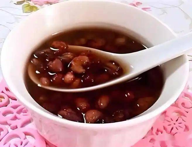 原创            湿气最怕这碗汤！5款杂豆祛湿方，几块钱煮一锅，喝出轻盈体