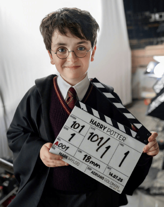 公布首张造型照，剧版《哈利·波特》正式开机