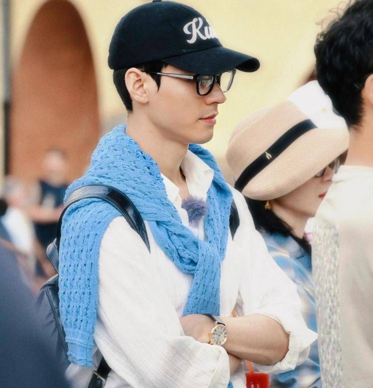 原创            《花少7》龚俊李沁生图惊艳，张晚意潮男上线，马思纯颜值担当