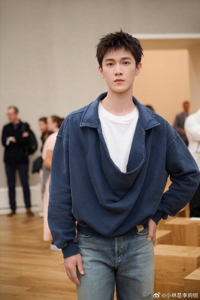 原创            李昀锐助理“我命苦”，网友爆料：跑男导演认证，竟跑丢4个摄像！