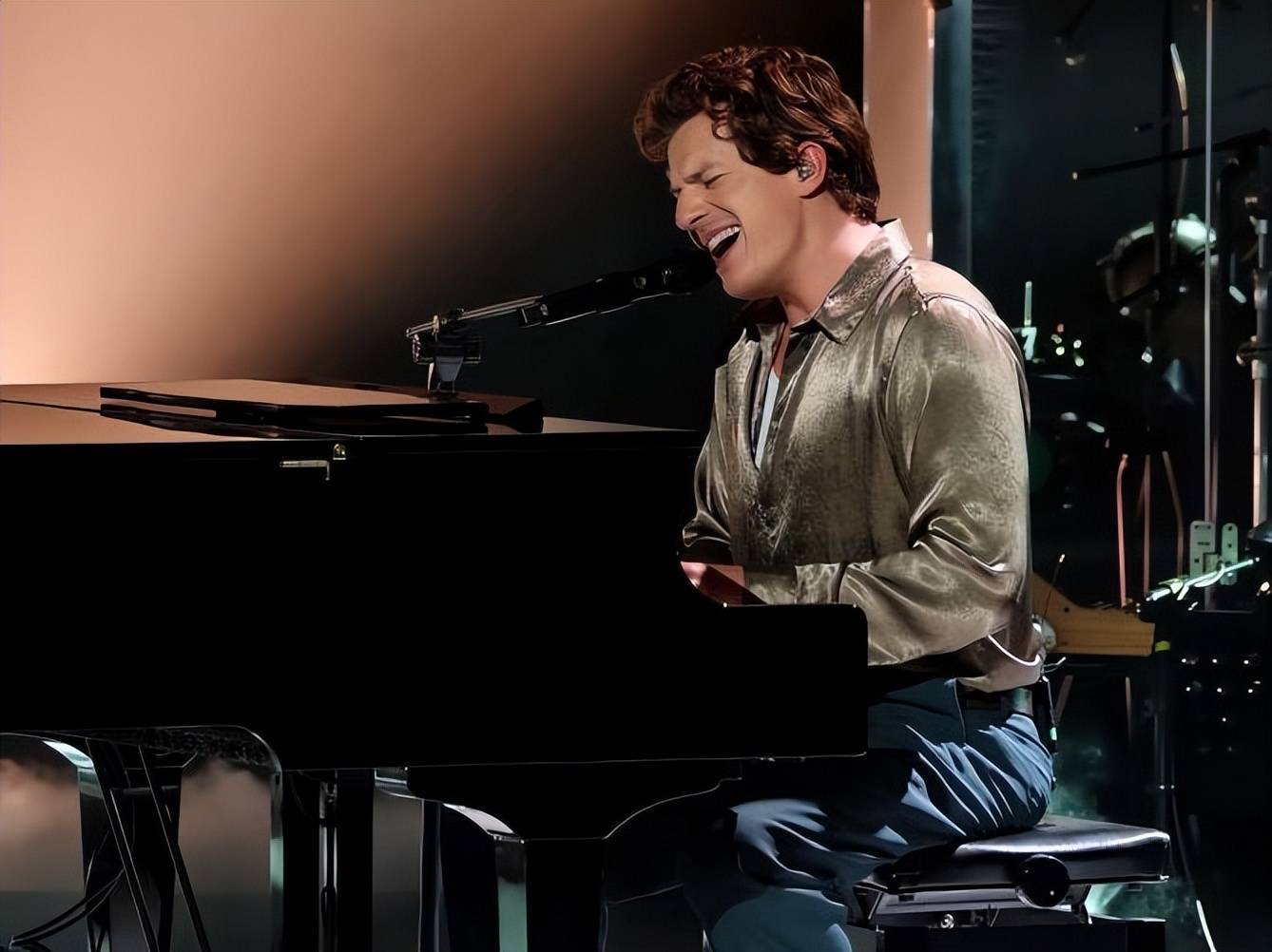 原创            站内点播连续9期破亿，《歌手2025》创音综收视新高！