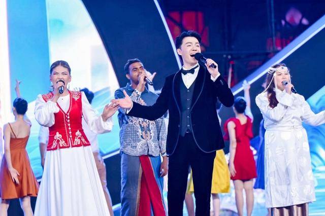 2025上海合作组织成员国艺术节璀璨启幕，在青岛唱响“上海精神”