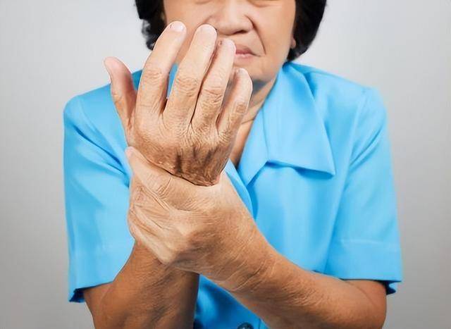 再继续这样锻炼，你的血管就废了！医生：过了60岁，这3种不可取