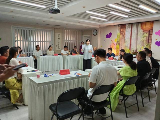 漯河市总工会成功举办“会聚良缘·为你心动”单身职工绘画主题约会沙龙