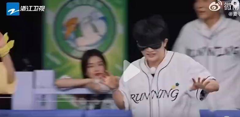 原创            看到周深被拖行，才明白邓超陈赫，鹿晗为何义无反顾离开