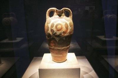 身份即真理：古玩界为何‘人比物贵’？起底权力与金钱编织的收藏江湖