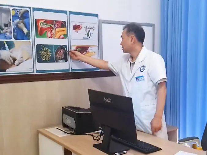 八旬老人患胆结石两度求医未果，华医微创治疗解病痛