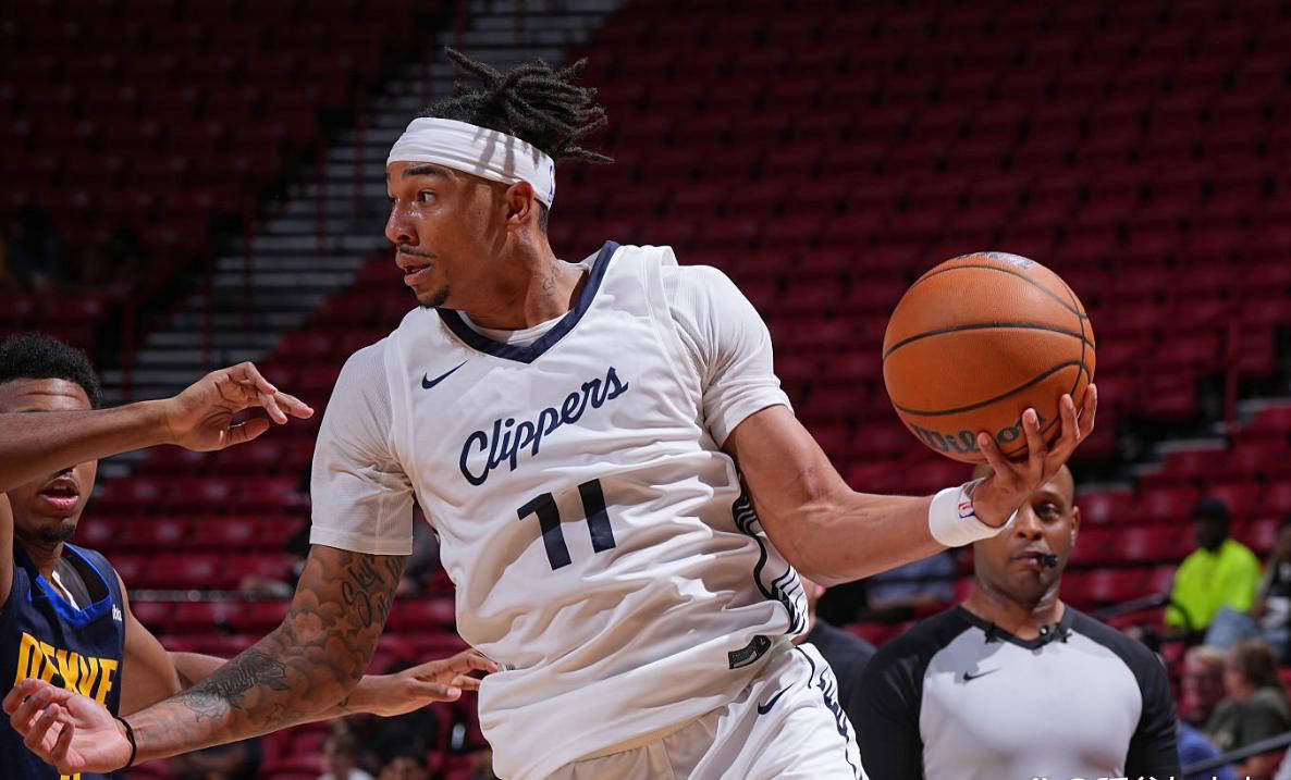 原创            快船能否重新签下这位低级别比赛的顶级侧翼球员？