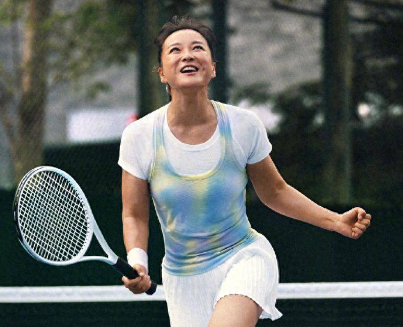 原创            面相改变，吃完亲情和逆袭红利的她，难道在43岁被综艺“开除”？