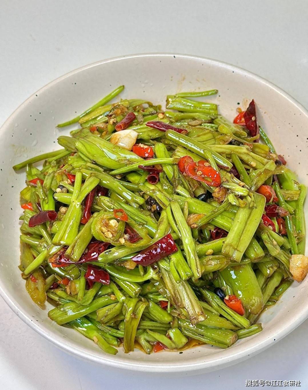 原创            入伏后，吃冬瓜丝瓜不如吃它！几块钱一大把，祛湿排毒，别不懂吃