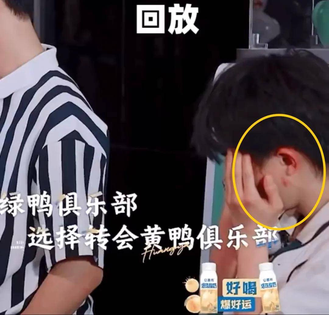 原创            周深腾空被提，遭拖拽质疑，深夜亲自回应