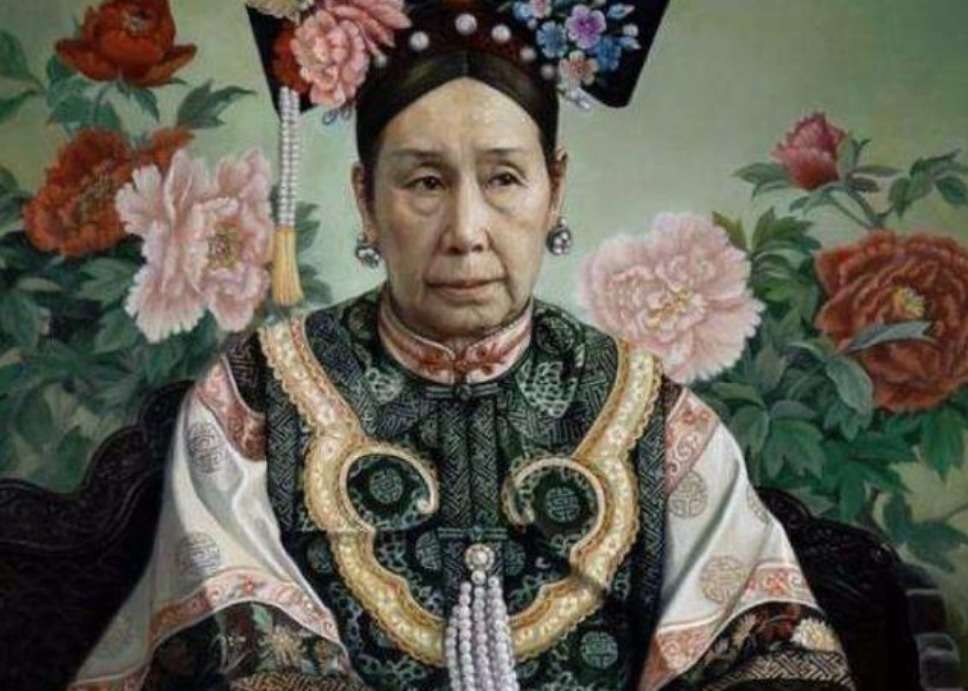 原创            清末第一美人有多美？当年的黑白照都难掩丽质，却被慈禧耽误一生