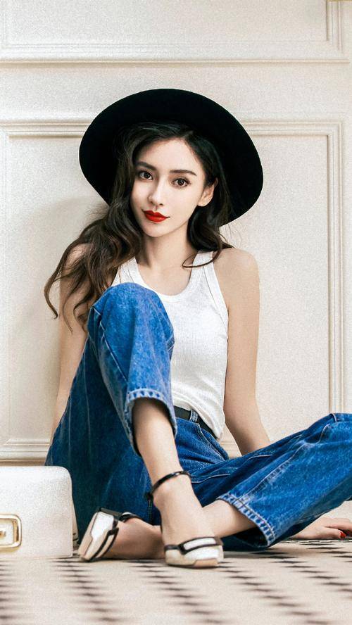 原创            Baby跌落神坛，疯马秀引发风波，究竟是最后一根稻草？