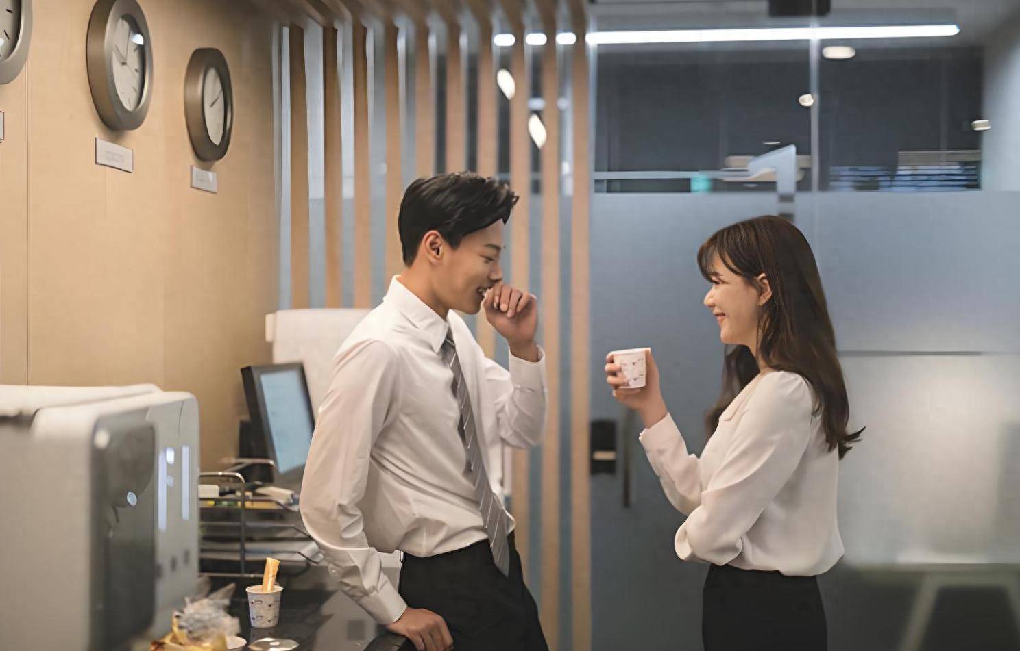 原创            36岁年入百万优质单身男子相亲被红娘拒绝，网友：肯德基领个鸡