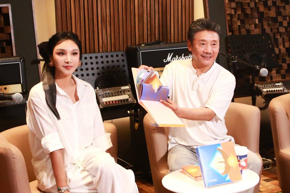 容中尔甲旺姆《天唱》专辑臻享会 用音乐续写仓央嘉措的诗韵传奇