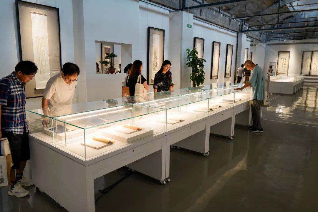 手稿真迹、珍贵藏品亮相！海宁家门口的大展来了！