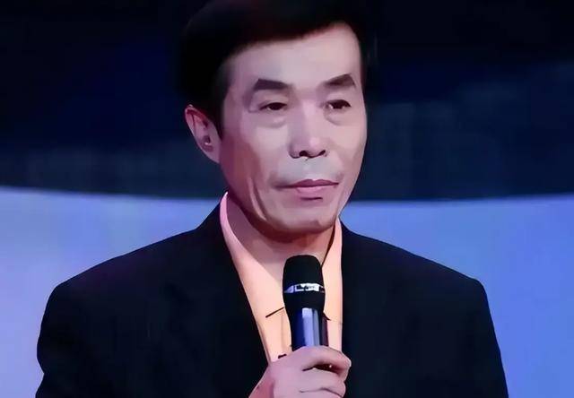 76岁老艺术家被亲生儿子“捅刀”：他嫖不动了，每月1万就够花！