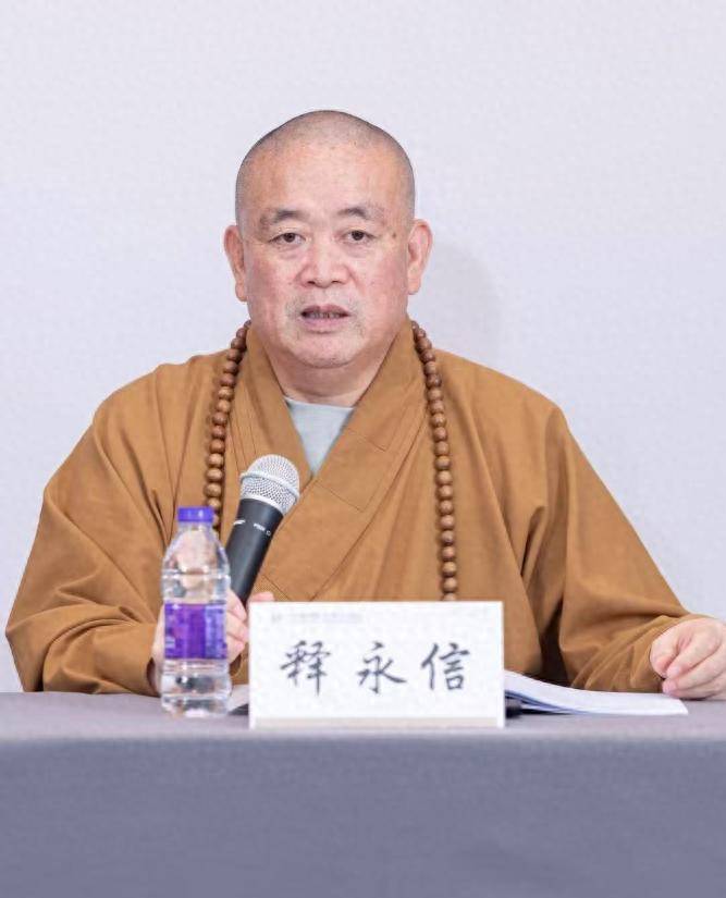 原创            记者曝释永信在郑州有2套房，包养2个大学生，亲吻李湘画面曝光