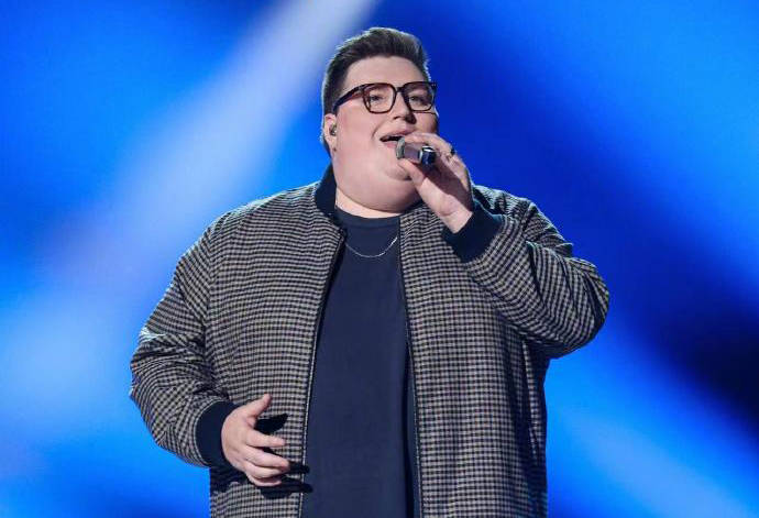 原创            《歌手》第9期排名争议，单依纯夺亚，灯神强势入榜，格瑞丝遭淘汰