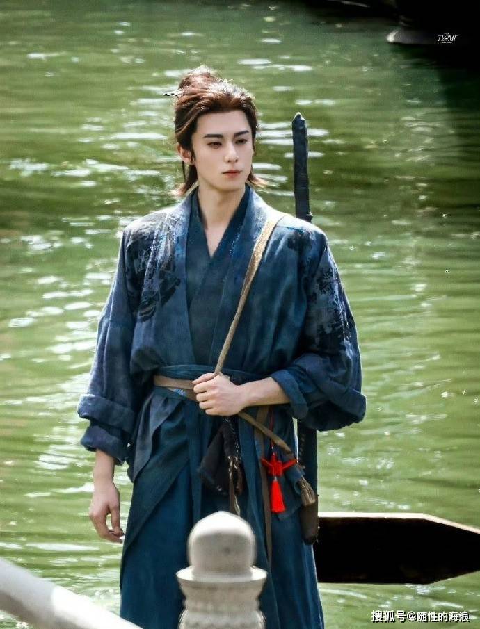 王鹤棣饰演的宋潜机最新路透，大家感觉这个造型如何？