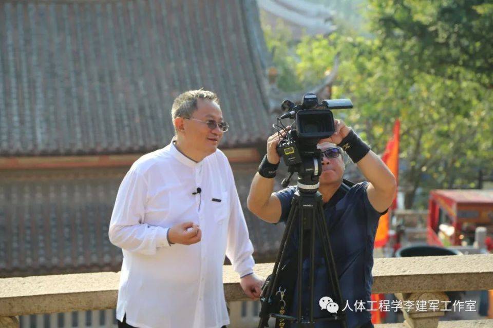 入伏养生：午时排汗，祛湿除煞