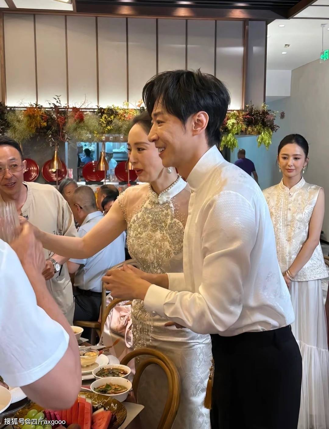 原创            官宣结婚是为给节目造势？董璇张维伊合体上综艺，网友评论太扎心