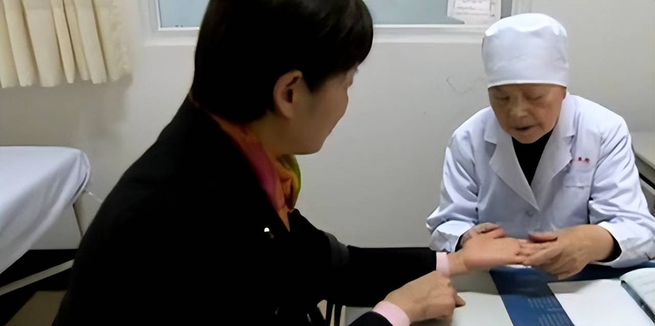 原创            她47岁时拔光了自己全部的牙齿，正军级享受上将待遇，活到了96岁