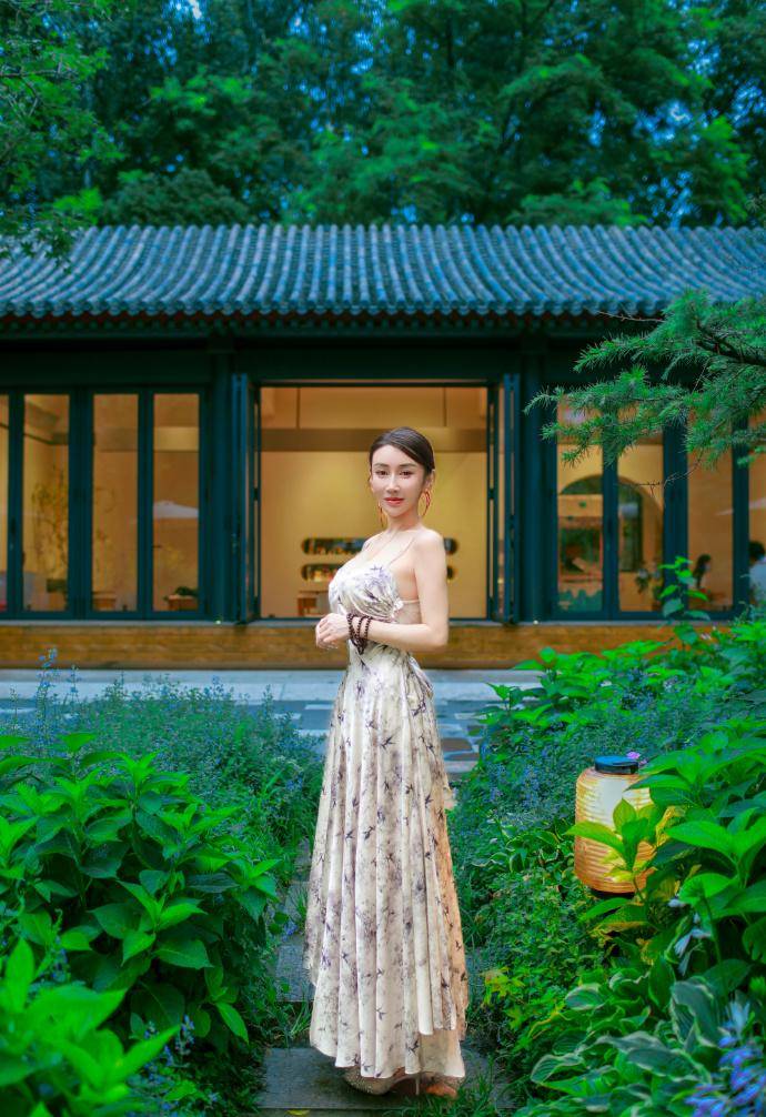 暗恋像一场骑行，没有喧嚣却充满自由.