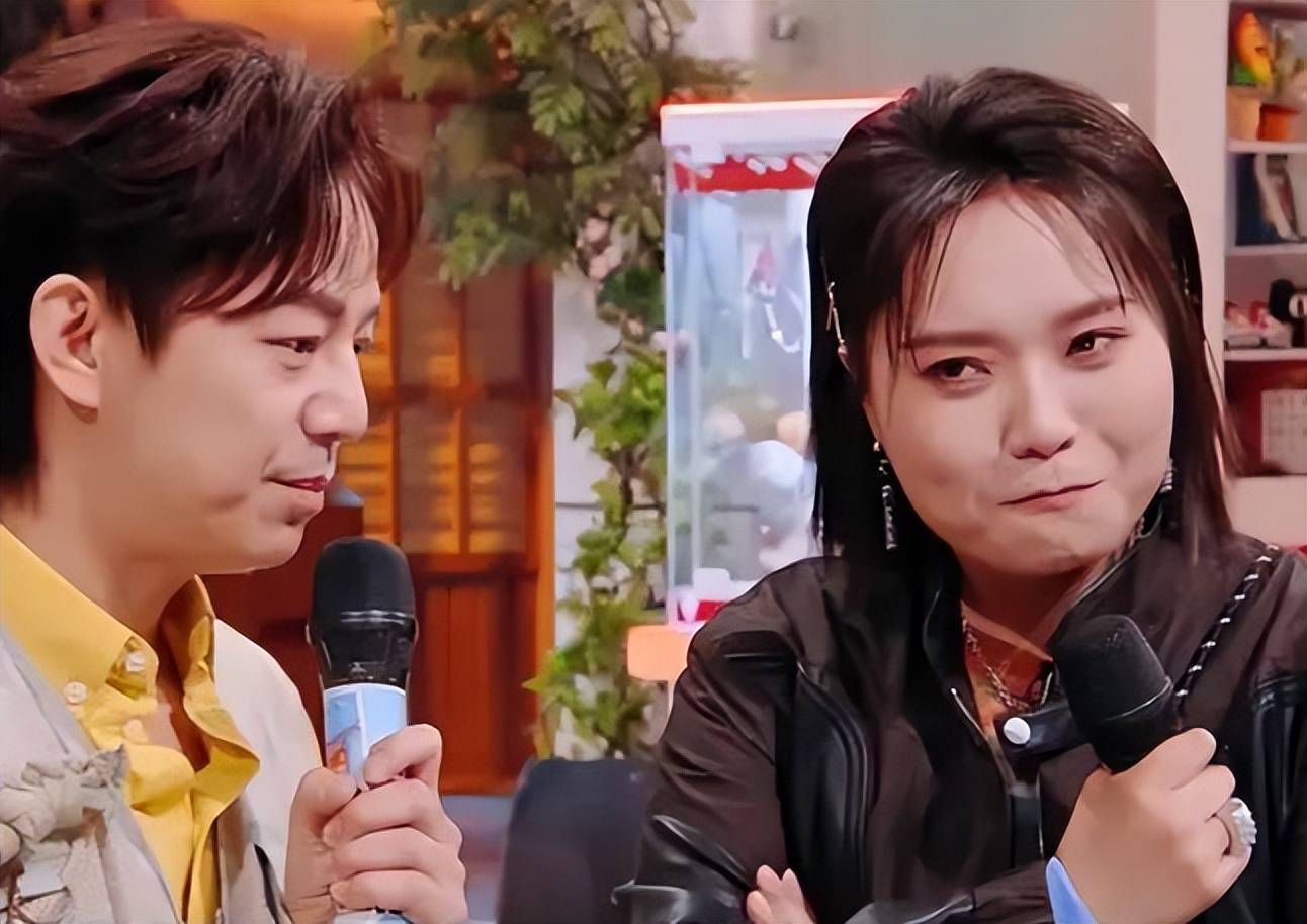 原创            脱口秀演员现状揭秘, 呼兰一句话点破真相, 混得好的仅剩两人