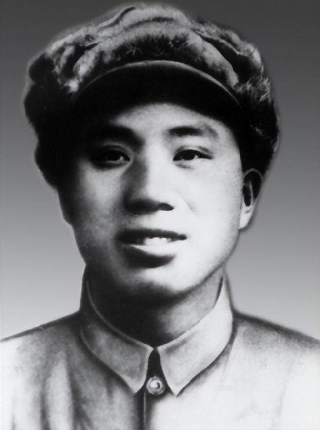 原创            儿子撒谎说去当铁匠，当兵20多年成司令，回家母亲给了他一巴掌