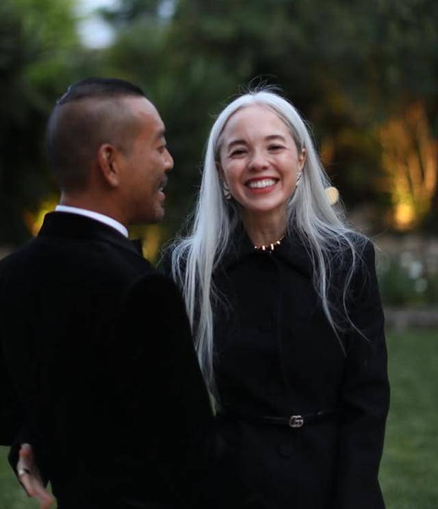 香港知名富二代混血女友彩照曝光，不着急结婚，才华终被肯定