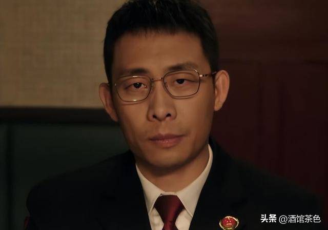 原创            这一次，坐在第一排的张译，让所有人都见证了他的“江湖地位”