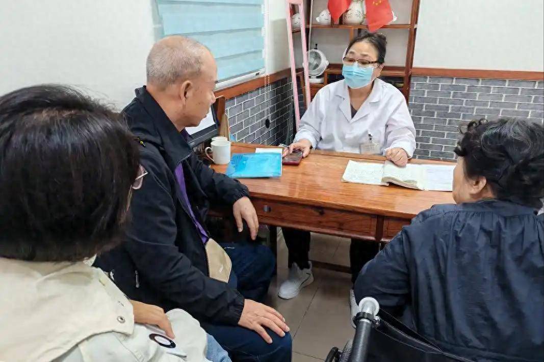 医生坦言：超过70岁的老人，天热宁可打打麻将，也别去做这4件事