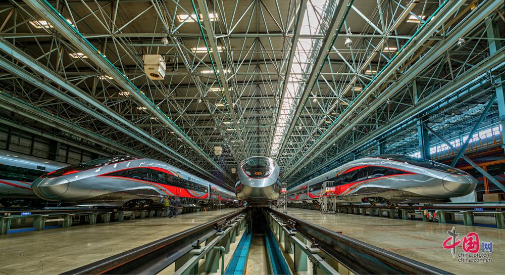 中车长客 从老旧列车到“全球最快 ”自主创新让“国家名片”更闪亮