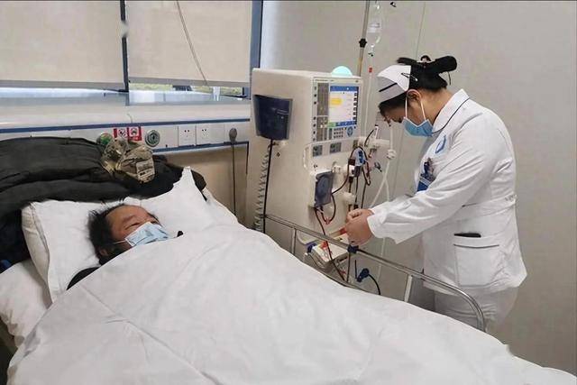 人的肾脏不会无声衰竭！医生发现：肾脏衰竭，因常有这4种恶习