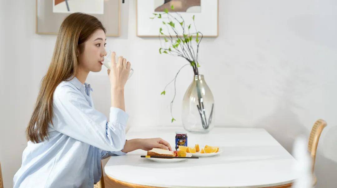 糖尿病一口西瓜也不能碰？提醒：学会这5招，西瓜照吃，血糖不飙！