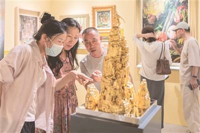 “对话·龙城——2025国际艺术展”在并亮相