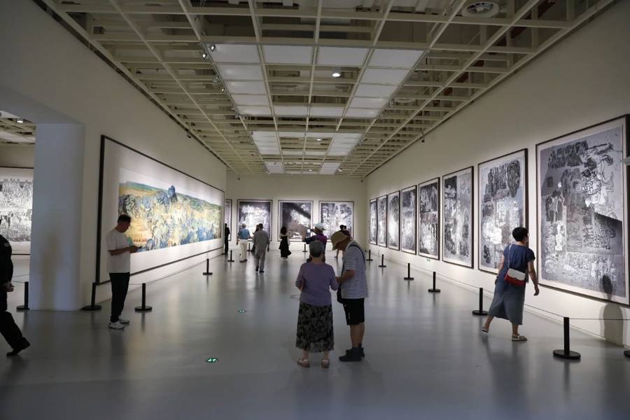 沉淀四十载的这场艺术回眸，是千年丝路文明的当代回响