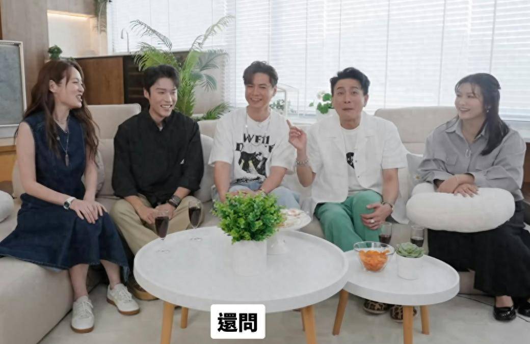 黄宗泽再谈不婚主义，与TVB小生上节目互爆猛料，宣传新剧集