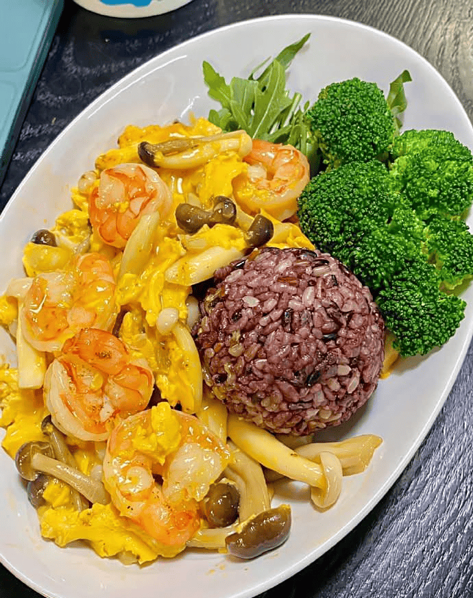 减肥总饿到发疯？3 招区分真假饥饿，不挨饿也能瘦