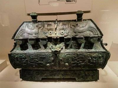 血泪控诉！中国古玩骗局为何专坑老年人？谁在收割他们的毕生积蓄？