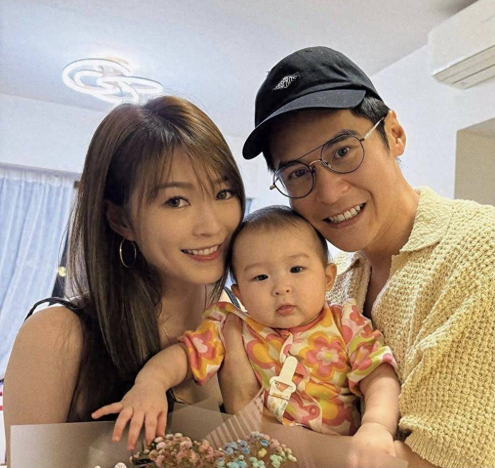 港圈恩爱夫妻为一岁女儿庆生！小家伙五官太像爸，曾被妈妈吐槽