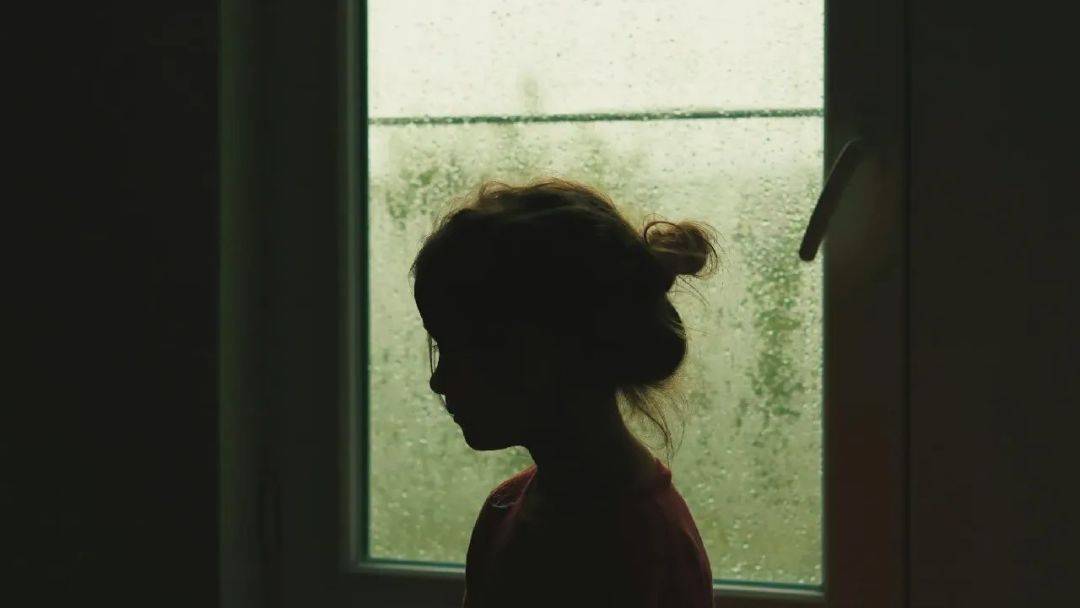 自卑的小孩：“别人家的孩子”总比我好！”