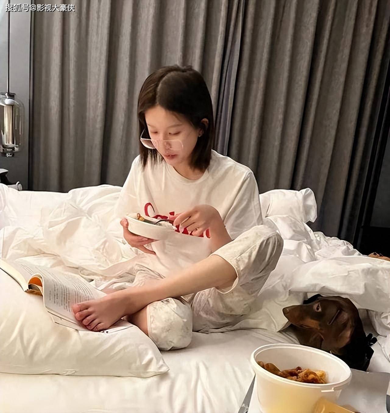 原创            赵露思被曝解约复出失败，处境尴尬，无戏可拍只能倒退做网红