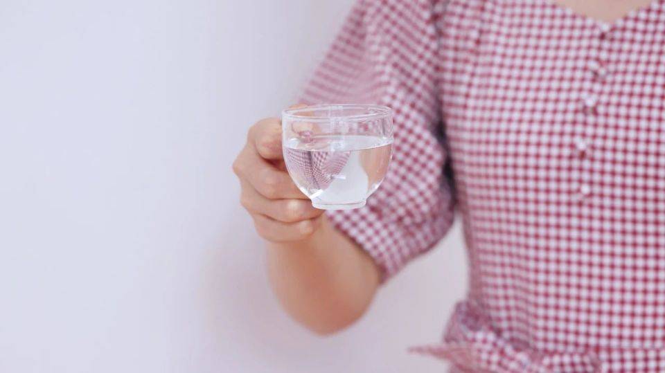 早上空腹喝水，比不吃早饭危害更大？起床后，请按顺序做好这些事