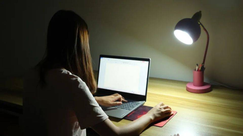 患有乳腺结节的人不能吃鸡肉？为了乳腺健康，这2种食物建议少吃