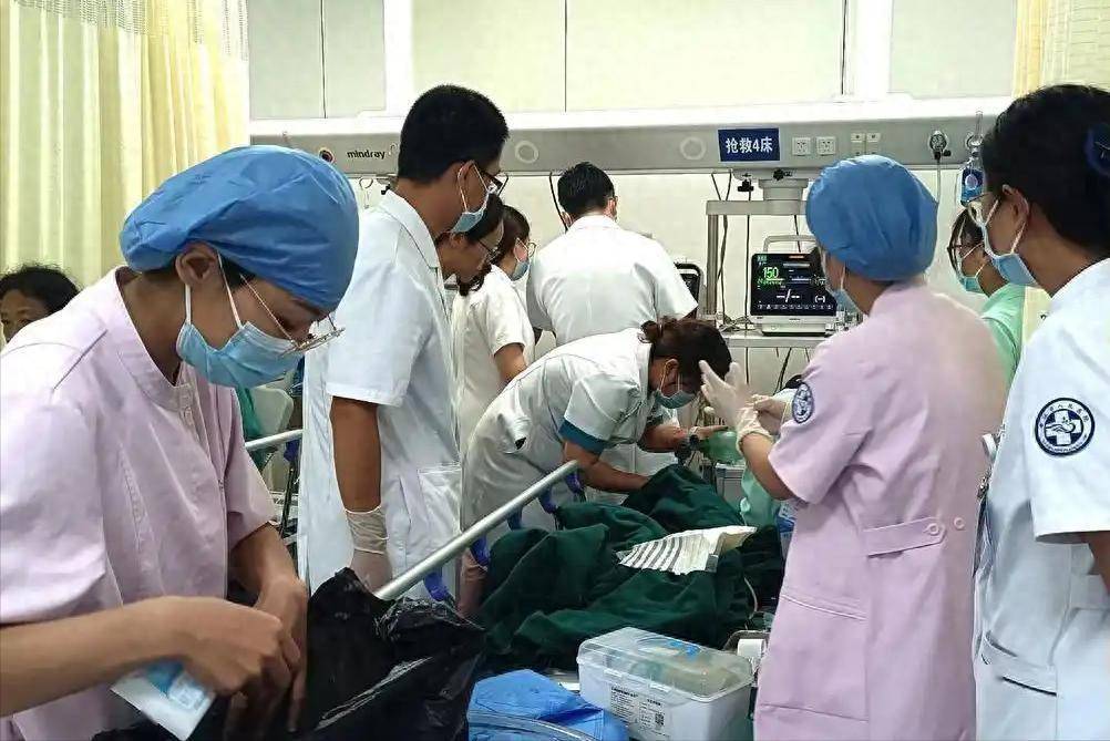 每年数万人因胰腺炎而死！医生：夏季宁可喝冰水，也别吃这4物