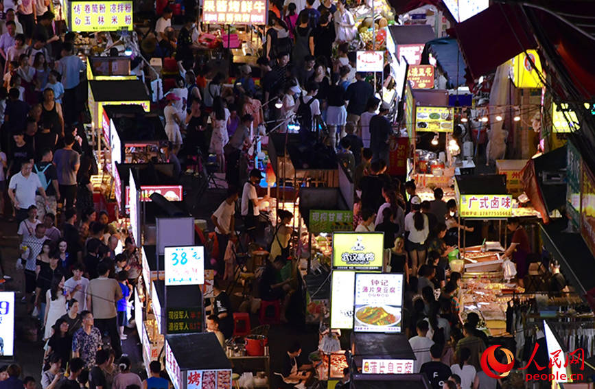 行进中国丨夏日经济“热”力全开