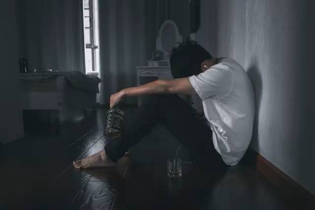 原创            一个男人不想失去你才会有的3种欲望，真的很明显